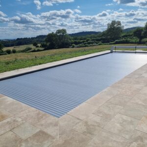 Piscine avec couverture - Piscine Spas by Carré Vert