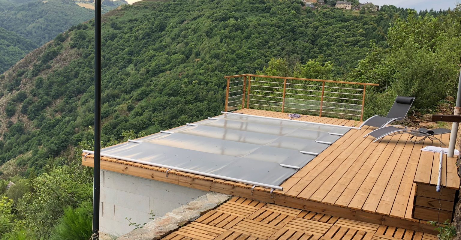 Couverture à barres couleur carbone