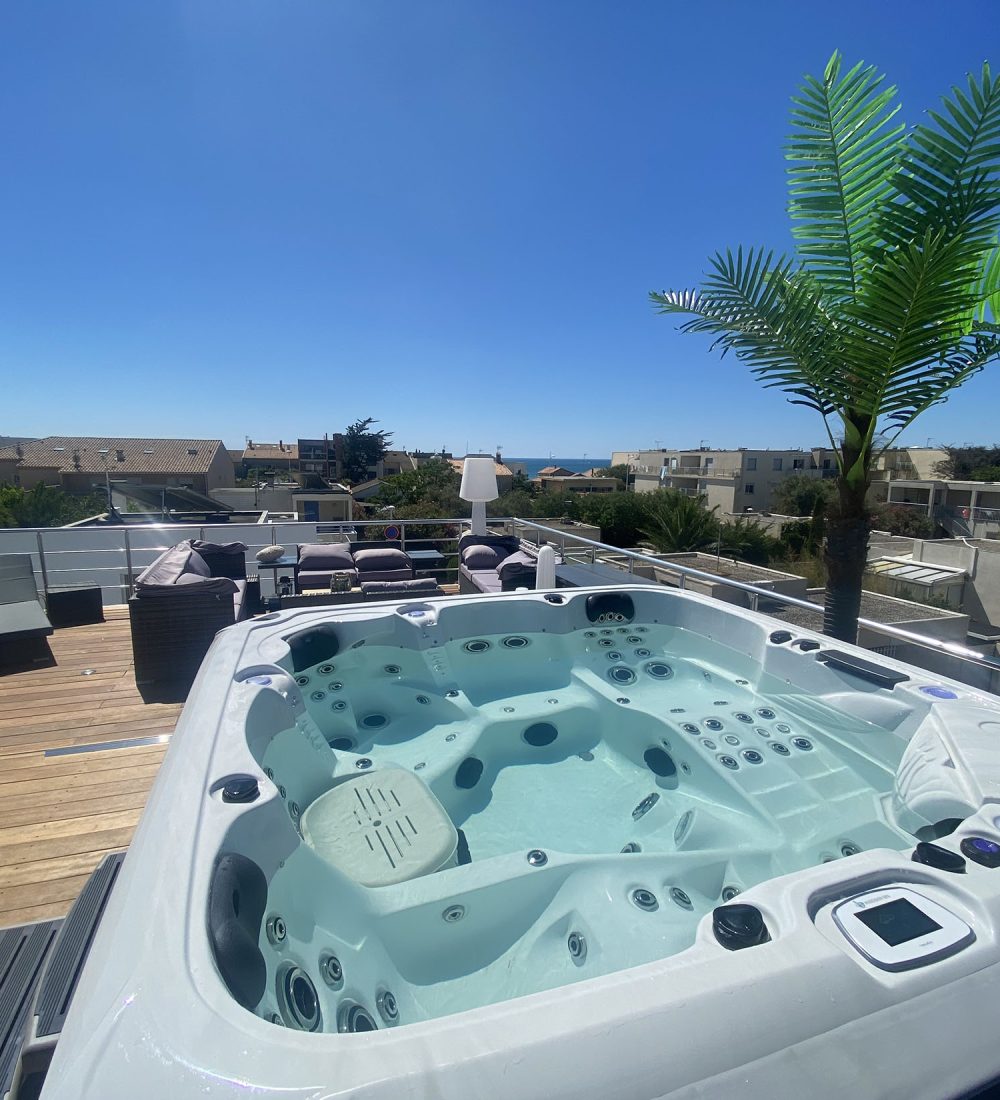Spa wellness installé sur un toit terrasse